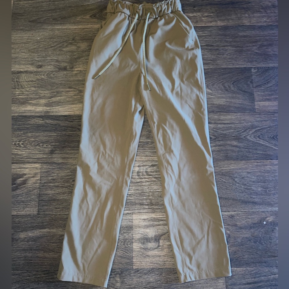 Lululemon Athletica NWOT Women’s size 2 Stretch High-Rise Pants in Tan Artifact